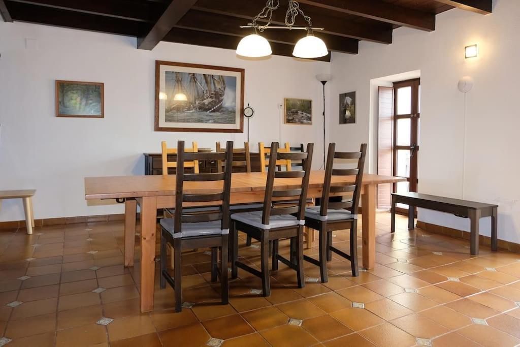 Casa De Pueblo Adosada, En La Zona Rural De Gijon. Hébergement de vacances