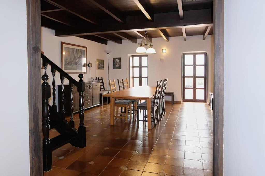 Casa De Pueblo Adosada, En La Zona Rural De Gijon. Hébergement de vacances